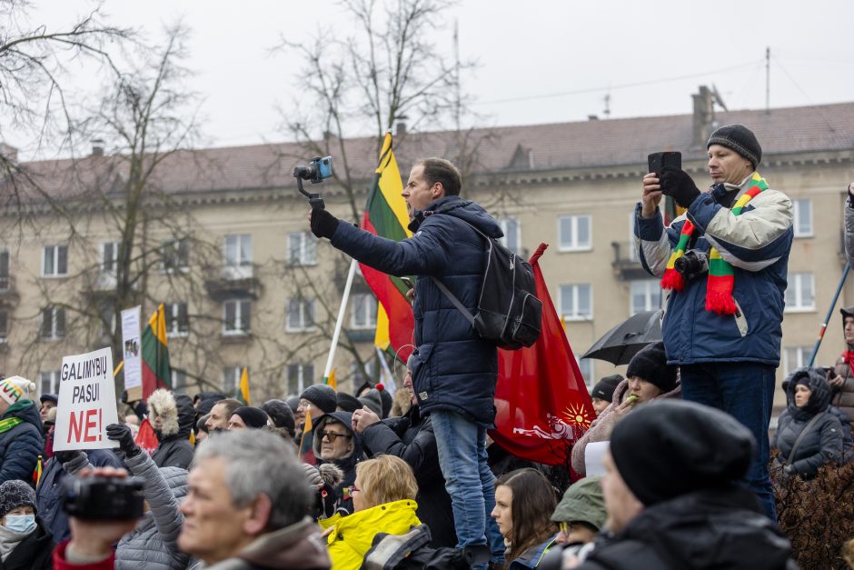 Sausio 13-osios minėjimas – triukšmingas: premjerė kalbą sakė su ašarom, protestuotojai rėkė „Gėda!“