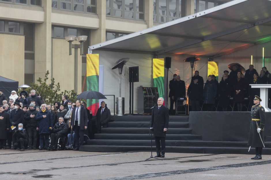 Sausio 13-osios minėjimas – triukšmingas: premjerė kalbą sakė su ašarom, protestuotojai rėkė „Gėda!“