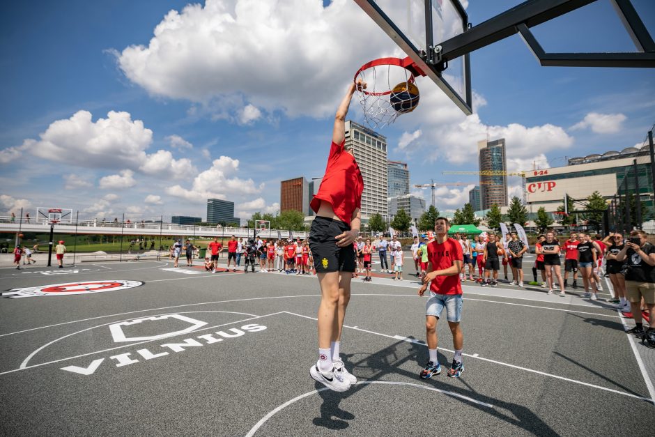 Vilniečius sportuoti kviečia atnaujintas Baltojo tilto aikštynas