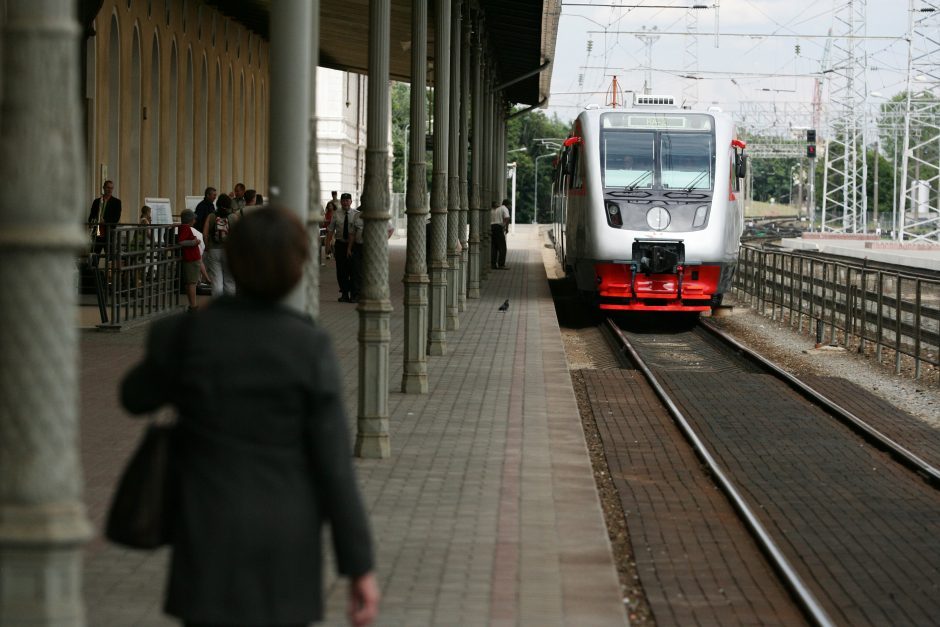 Elektroninės cigaretės kelia vis daugiau rūpesčių vežėjams: reikia griežtinti baudas?