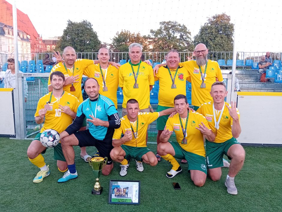 Futbolininkų pergalės – ir namuose, ir užsienyje