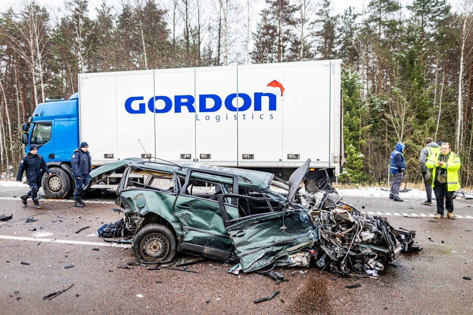 Perspėja automobilių pirkėjus: saugokitės pardavėjų gudrybių