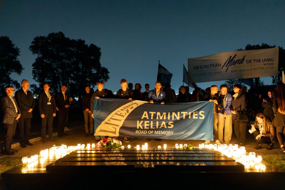 Žydų žudynių vietose – „Atminties kelias“