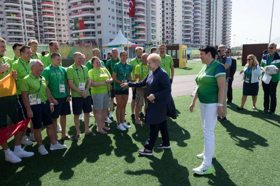 Lietuvos sportininkus olimpiniame kaimelyje aplankė prezidentė