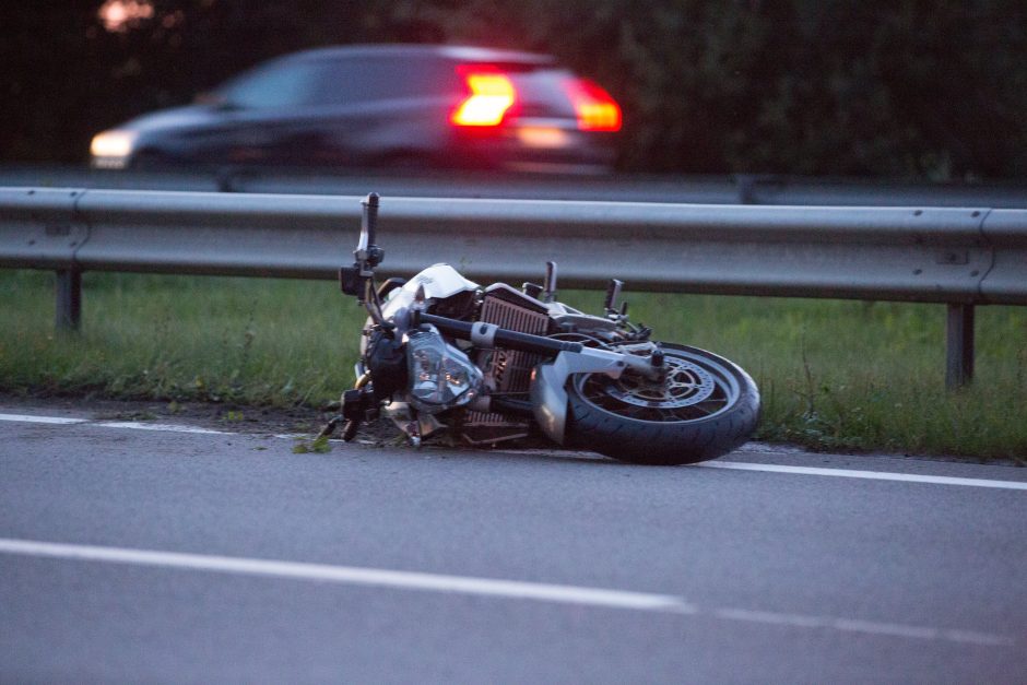 Praėjusią parą į eismo įvykius pateko dviračių, motociklų, elektrinio paspirtuko vairuotojai