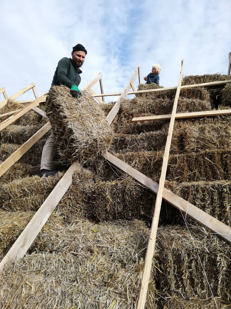 Ir gyventi, ir dirbti, ir mylėti – iš visų plaučių: Lipinskių šeimos meilė lietuviškoms tradicijoms