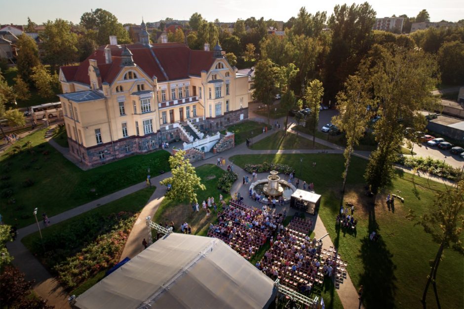 Rožių apsuptyje vyks Tarptautinio Ch. Frenkelio vilos vasaros festivalio atidarymas