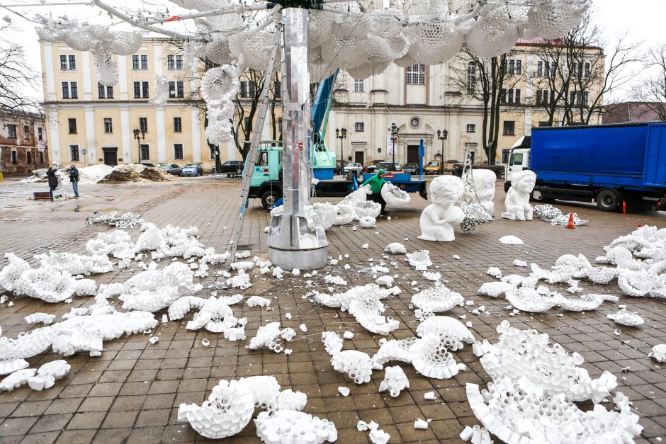 Iš gražiausios Lietuvos eglės liko tik gražus prisiminimas