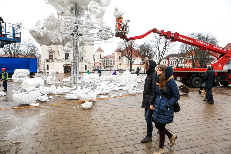 Iš gražiausios Lietuvos eglės liko tik gražus prisiminimas