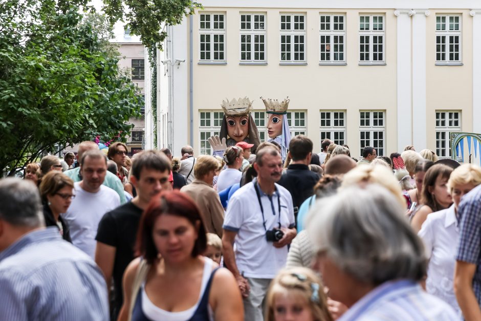 Kauno lėlių teatro prieigos virto Pasakų šalimi