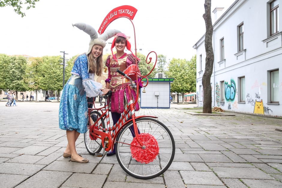 Kauno lėlių teatro prieigos virto Pasakų šalimi