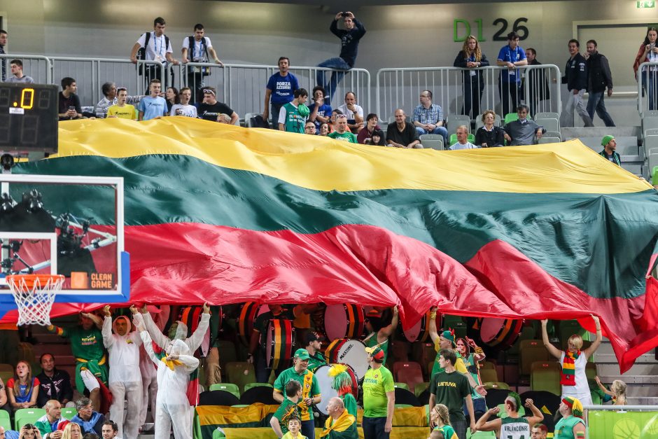 Lietuvos rinktinė po 6 metų pertraukos pateko į Europos čempionato pusfinalį!