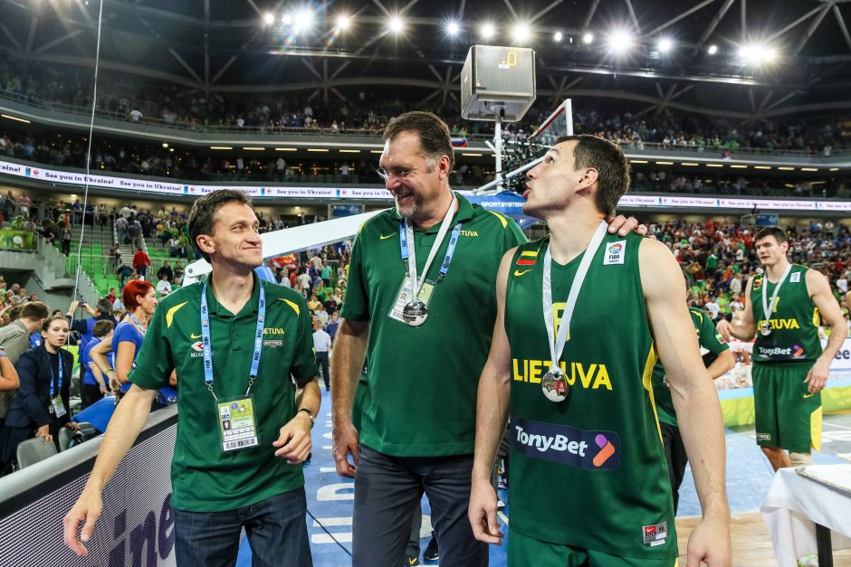 Auksinės viltys sudužo: Lietuvos krepšininkai parsiveš sidabro medalius