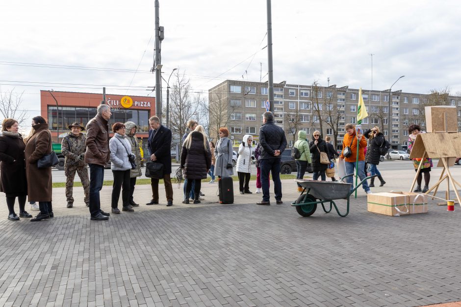 Surengė piketą prieš karjerą Pakarklės miške: beldėsi į tarybos narių sąžinę