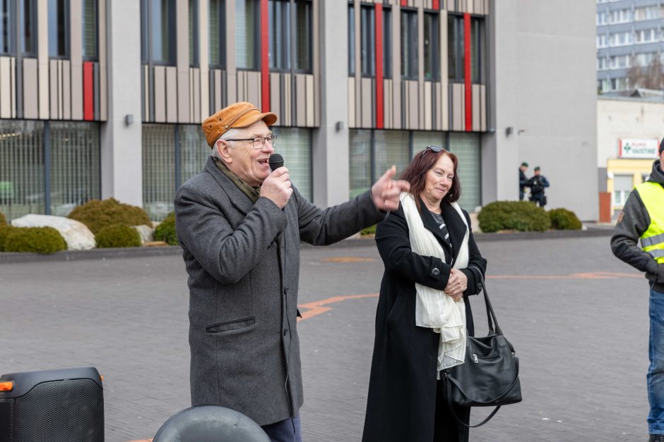 Surengė piketą prieš karjerą Pakarklės miške: beldėsi į tarybos narių sąžinę