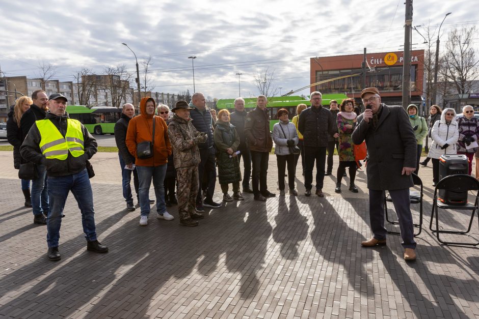 Surengė piketą prieš karjerą Pakarklės miške: beldėsi į tarybos narių sąžinę