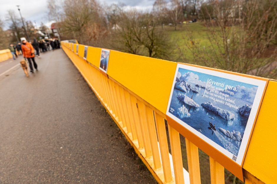 Ant tilto į Vilniaus Vingio parką – instaliacija, kviečianti rūpintis psichikos sveikata