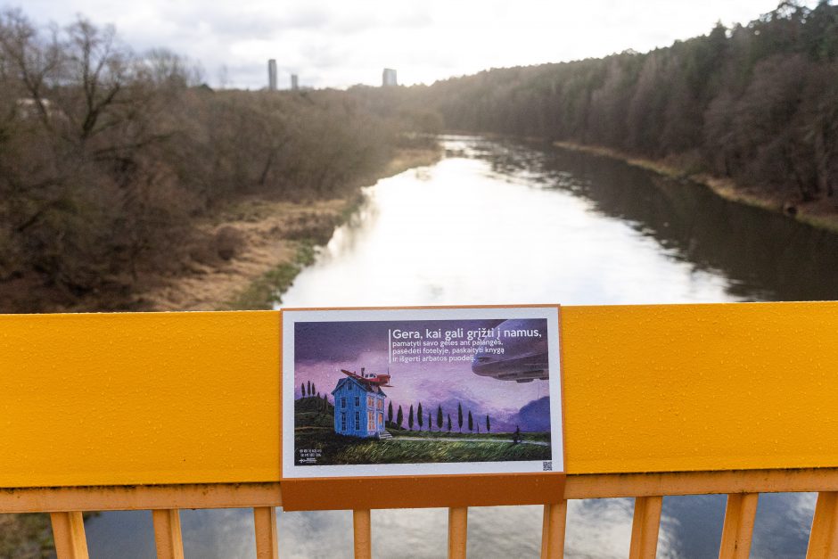 Ant tilto į Vilniaus Vingio parką – instaliacija, kviečianti rūpintis psichikos sveikata