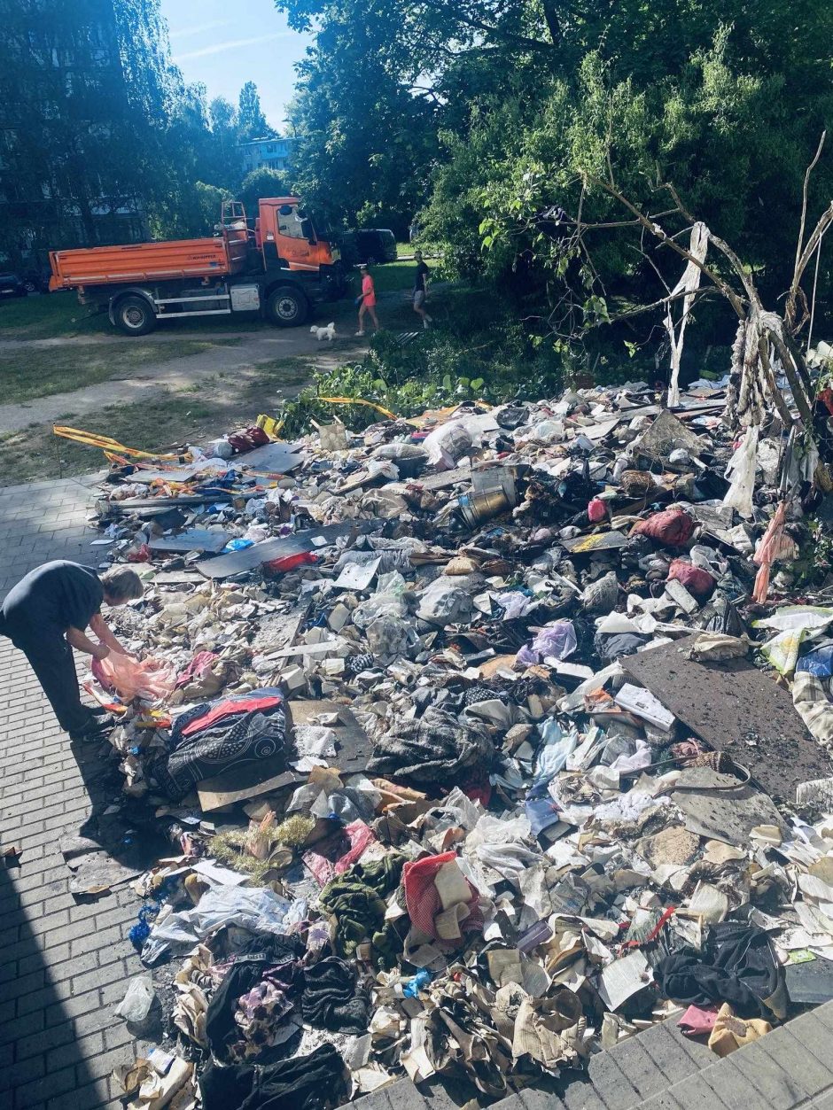 Gaisro Vilniuje liudininkė: nežinojau, ar uždusiu dūmais, ar kas nors sprogs