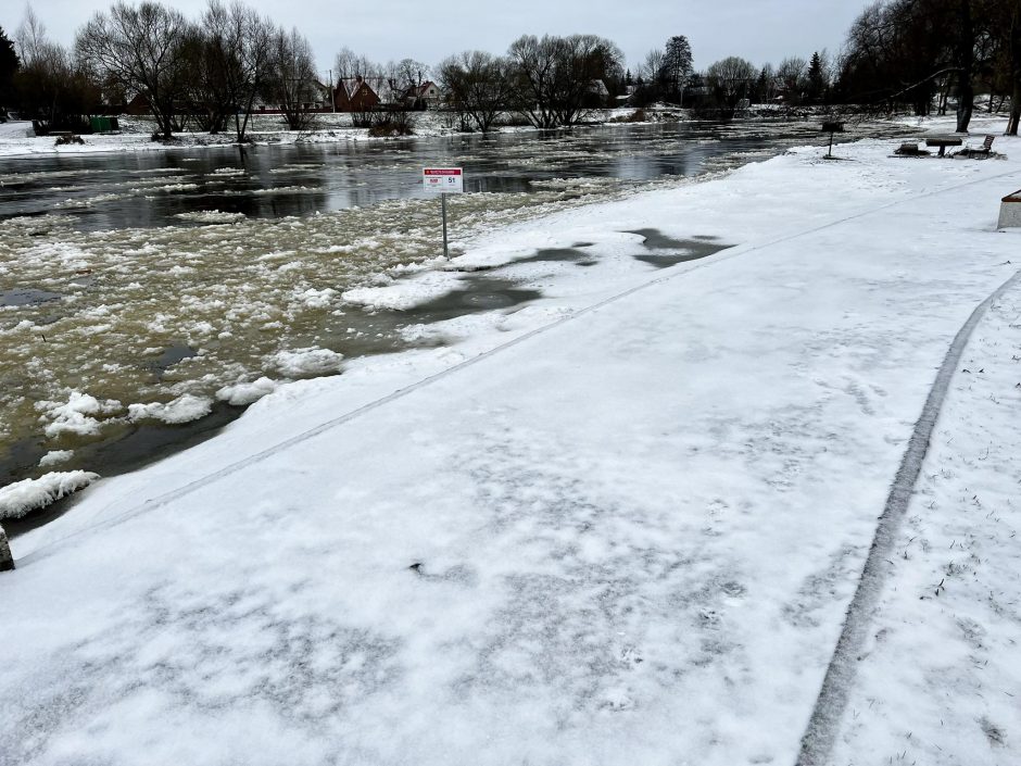 Ugniagesiai įspėja apie gresiantį pavojų: susidarė pavojingas gamtos reiškinys