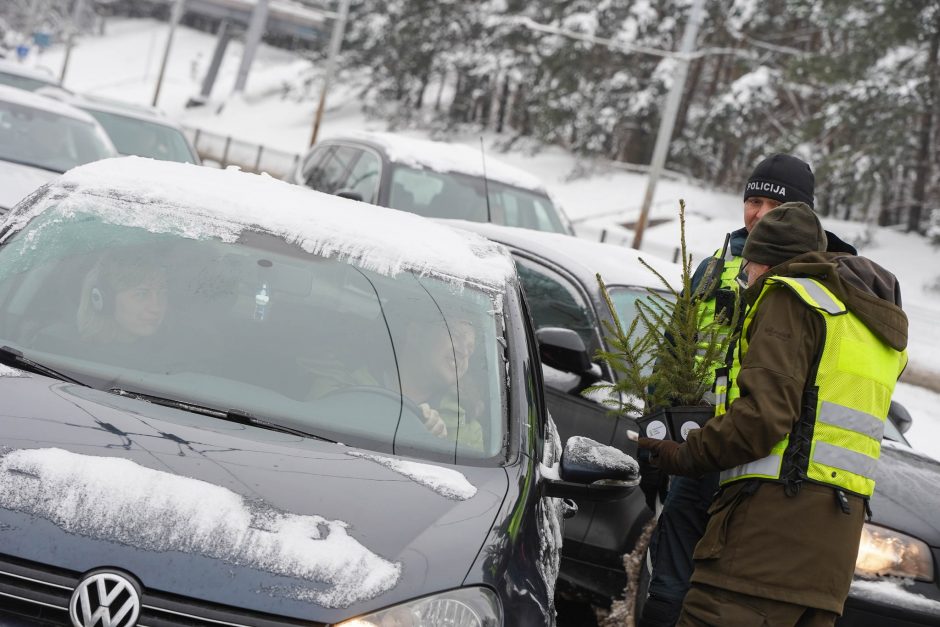 Pareigūnai stabdys automobilius: kai kurių miestų vairuotojų lauks dovanos