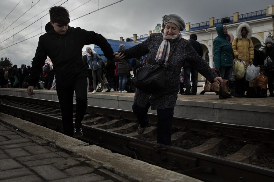 Trečiadienį Ukrainoje atidaroma vienuolika humanitarinių koridorių