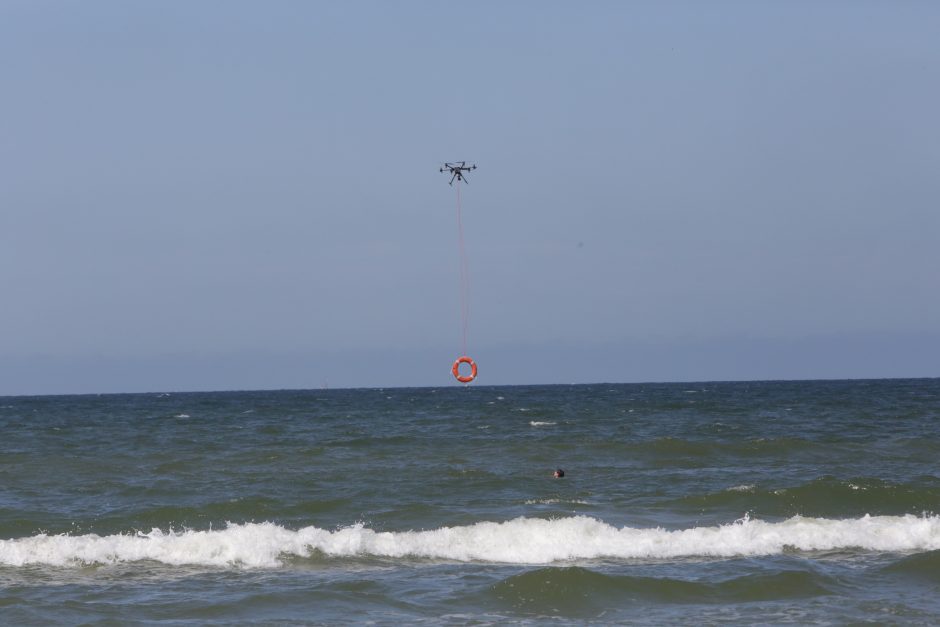 Palangoje skęstančiuosius gelbės ir dronu