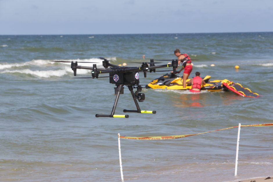 Palangoje skęstančiuosius gelbės ir dronu