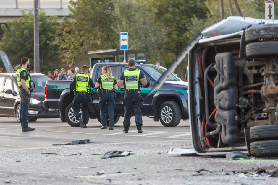 Kaune – didžiulė avarija ir spūstys: 16 sužeistųjų, traumos – sunkios