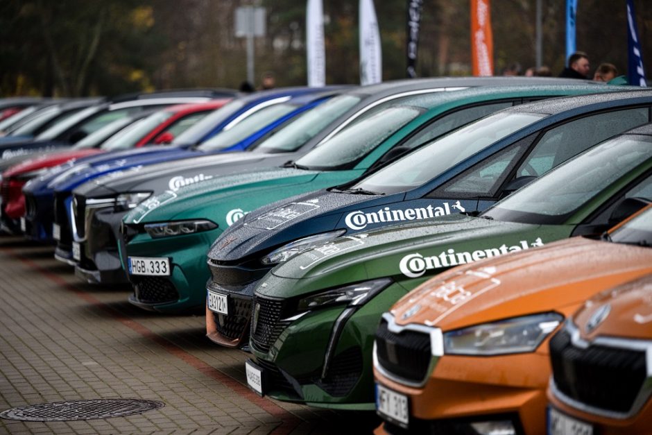 Metų automobilio rinkimuose – modelių grūstis