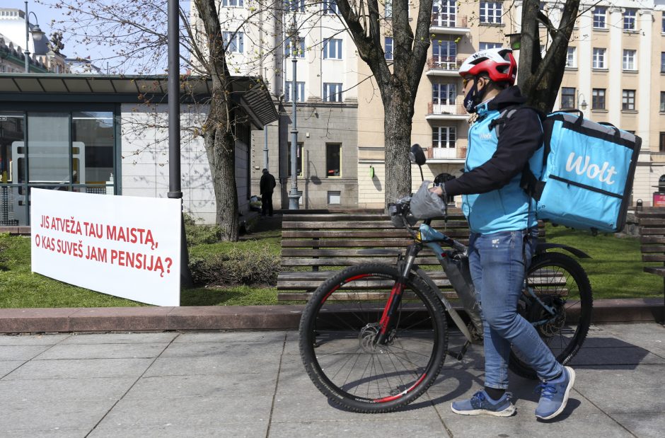 Profsąjungos: kad ir kiek bedirbtų žmogus, jis vis tiek užsidirba tik „baronkai“