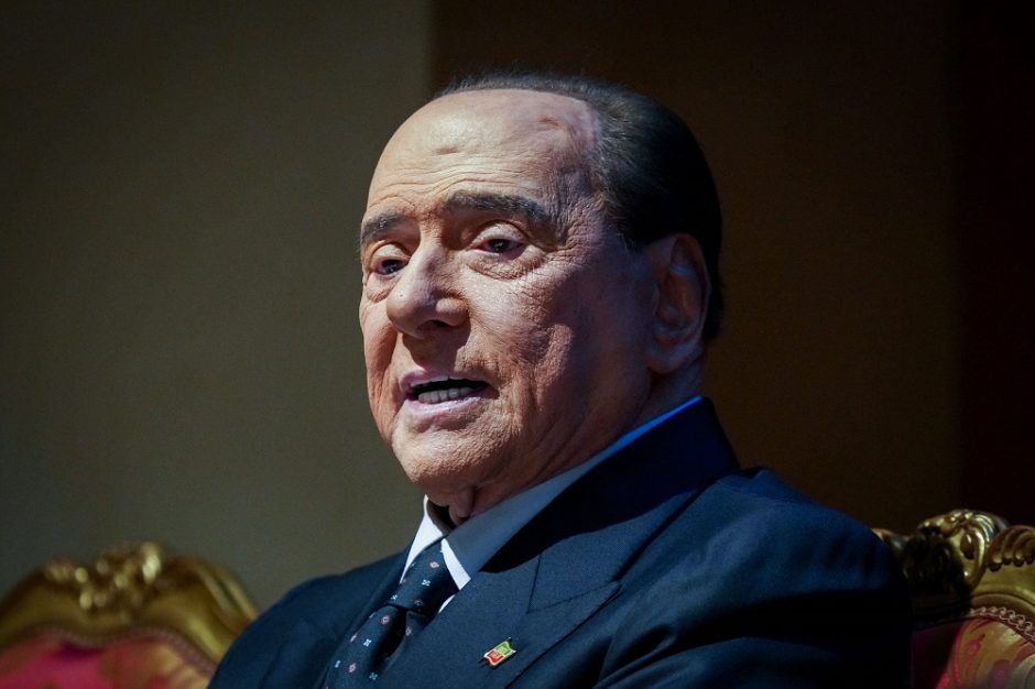 Buvęs italų premjeras S. Berlusconi atsidūrė ligoninės intensyviosios terapijos skyriuje