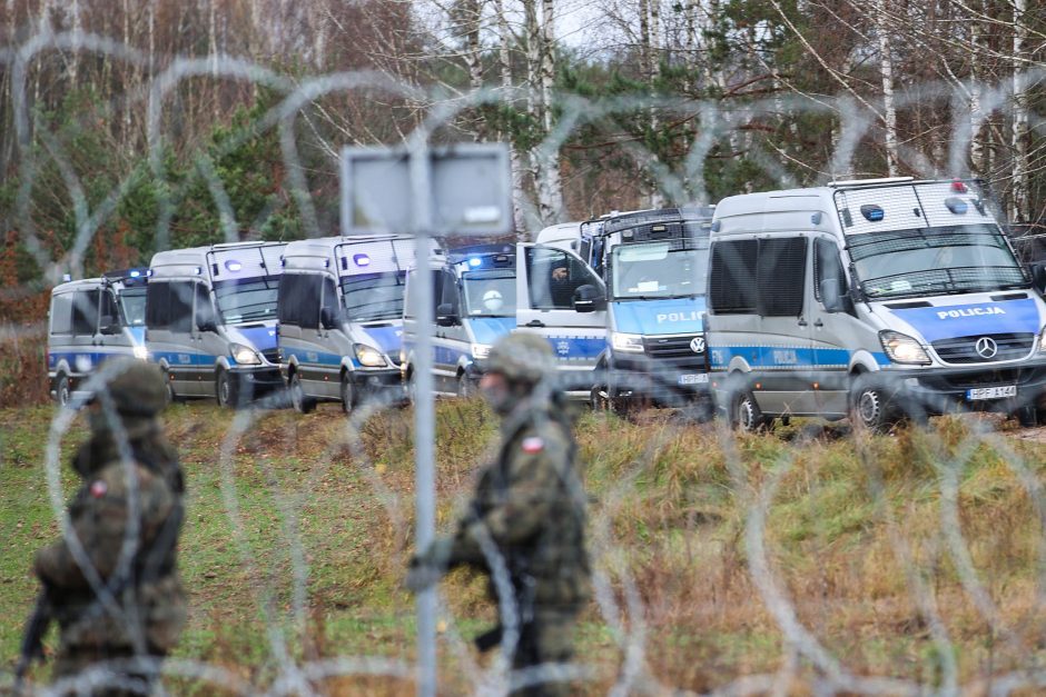 Lenkų policija sako pasienyje su Baltarusija sulaikiusi per 50 migrantų