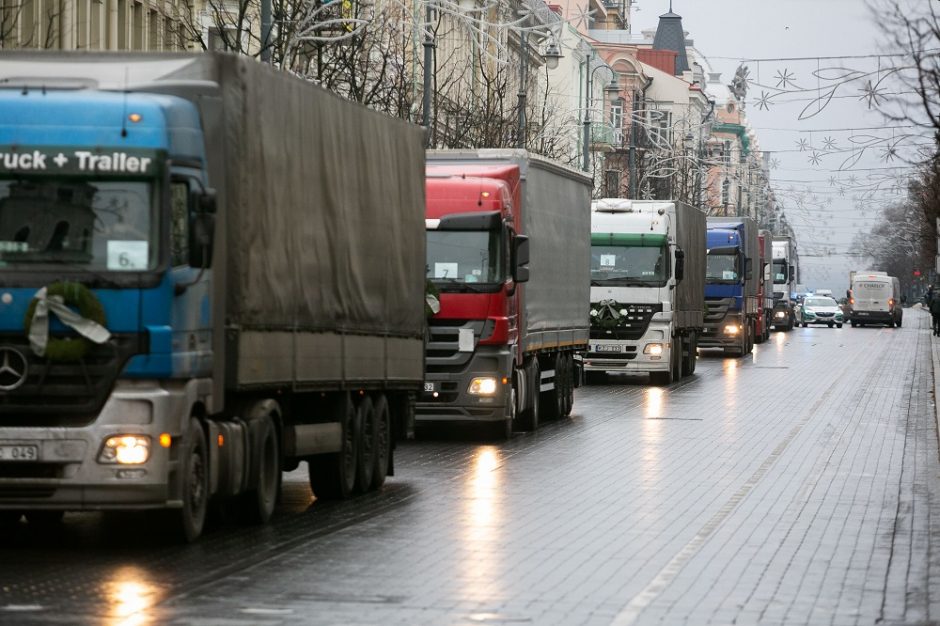 Vežėjai ragina naikinti kvotas vairuotojams iš trečiųjų šalių: trūks 15 tūkst. darbuotojų