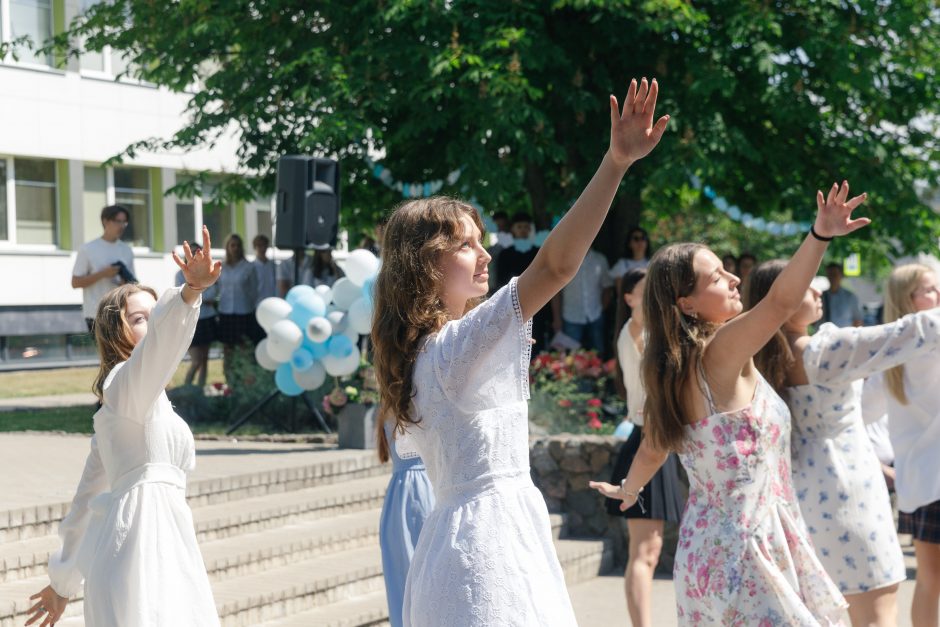 Paskutinis skambutis Kaune: abiturientai ne tik pakilo skrydžiui