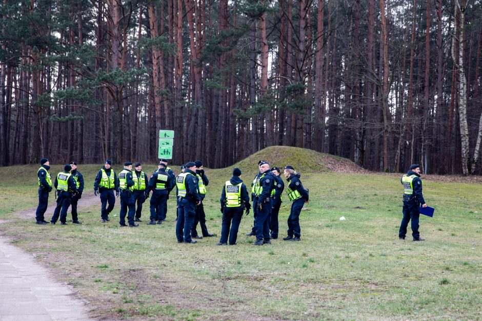 Galimai pagrobto vaiko paieška: apklausiami liudininkai, „šukuojama“ įvykio vieta