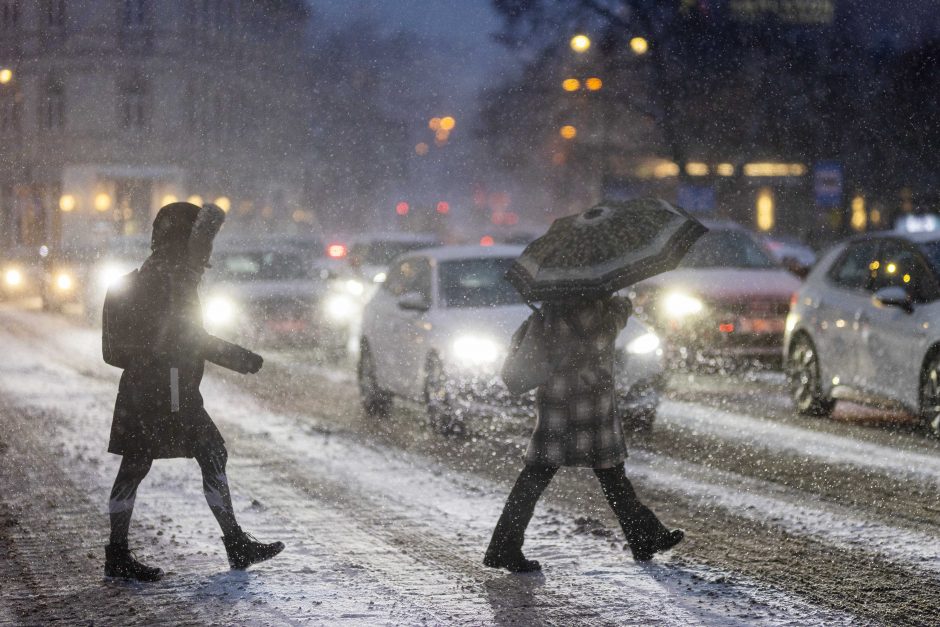 Apie orų maišalynę: Lietuva padalinta į keletą dalių