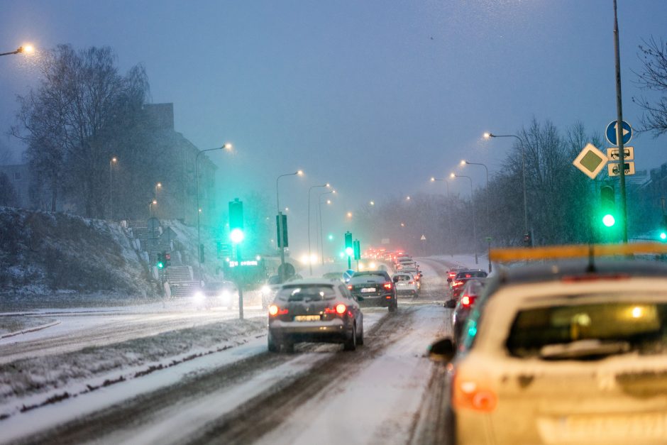 Apie orų maišalynę: Lietuva padalinta į keletą dalių