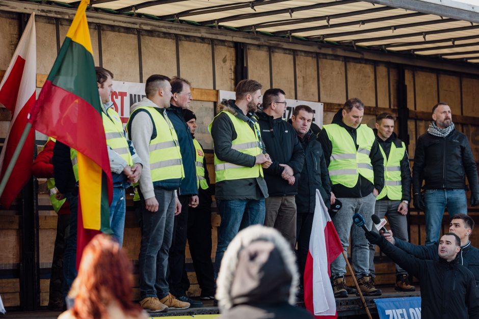 NKVC: Lenkijos ir Lietuvos pasienyje vilkikų eilių nėra, ūkininkų entuziazmas blėsta