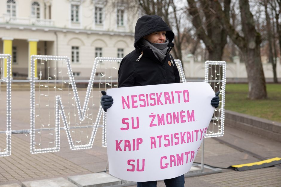 Prie Prezidentūros – protestas dėl Poderskio: „Nesiskaito su žmonėmis, kaip atsiskaitys su gamta?“ 