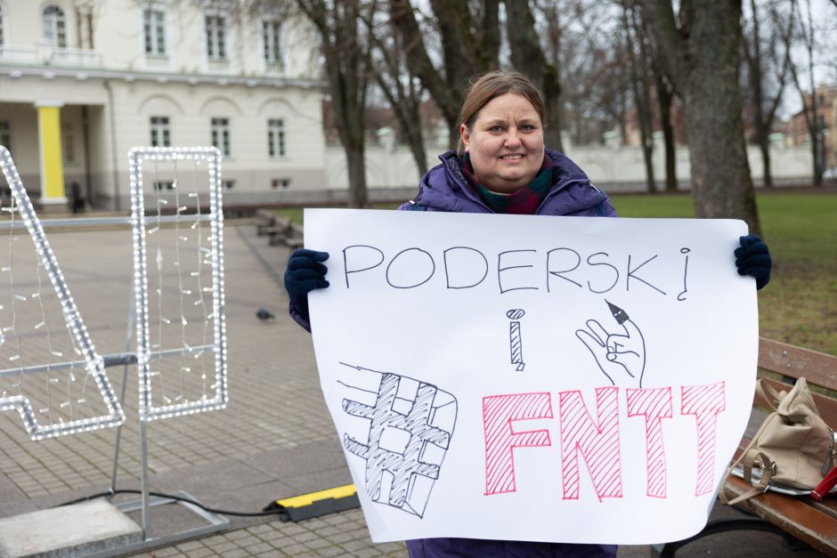 Prie Prezidentūros – protestas dėl Poderskio: „Nesiskaito su žmonėmis, kaip atsiskaitys su gamta?“ 