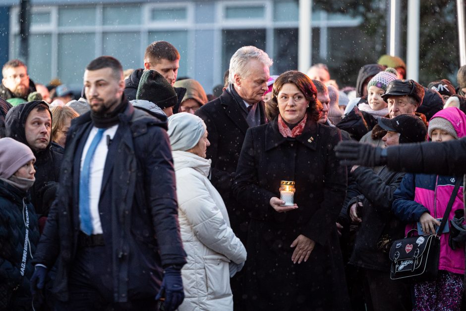 Atminimo laužų uždegimo ceremonija prie Vilniaus televizijos bokšto