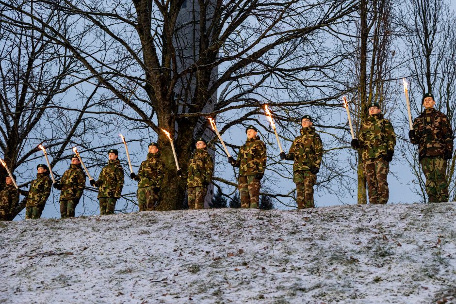 Atminimo laužų uždegimo ceremonija prie Vilniaus televizijos bokšto