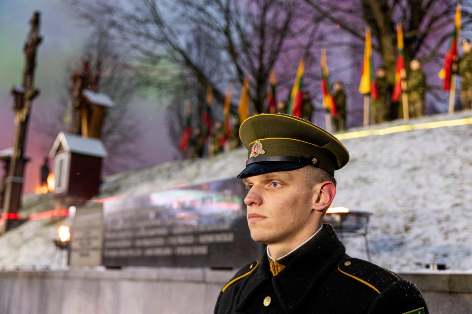 Atminimo laužų uždegimo ceremonija prie Vilniaus televizijos bokšto