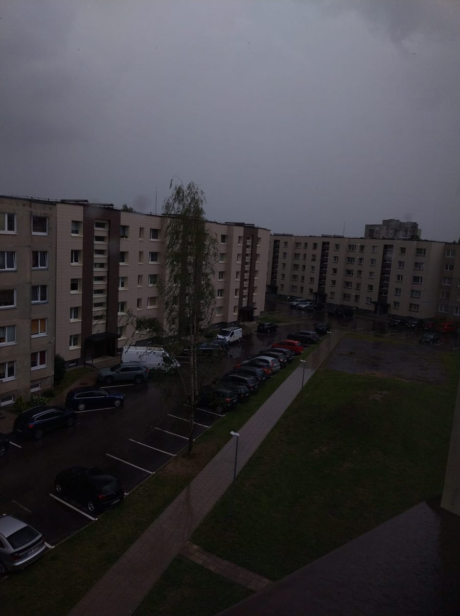 Sinoptikai: audros banga nuslinko į Rytų Lietuvą