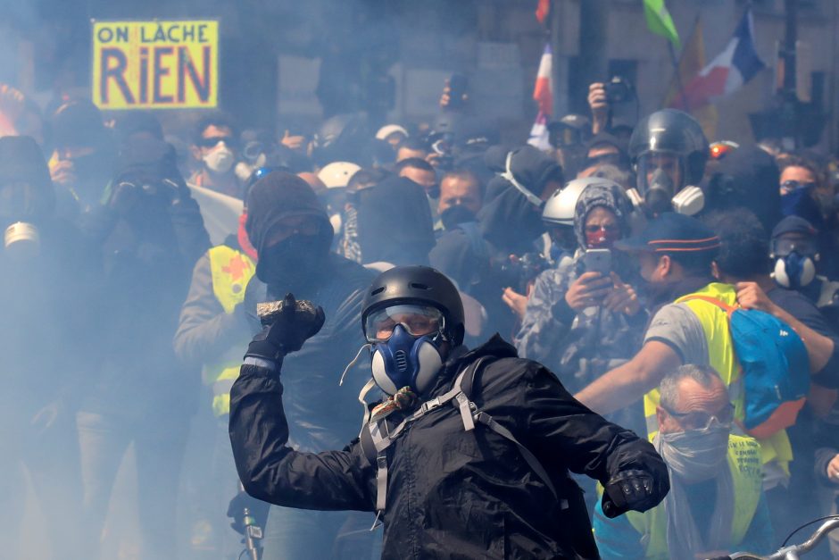 Pasaulyje – Gegužės 1-osios demonstracijos: Paryžiuje susirėmė su policija