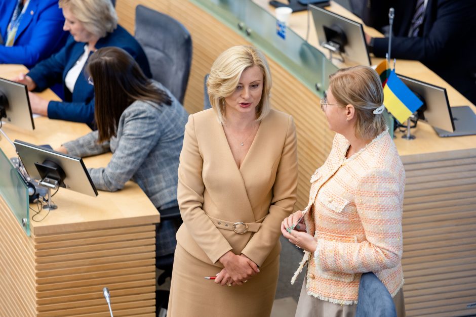 Seimo opozicinei Demokratų frakcijai vadovaus L. Savickas, Regionų – R. Tamašunienė