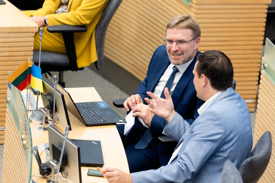 Seimo opozicinei Demokratų frakcijai vadovaus L. Savickas, Regionų – R. Tamašunienė