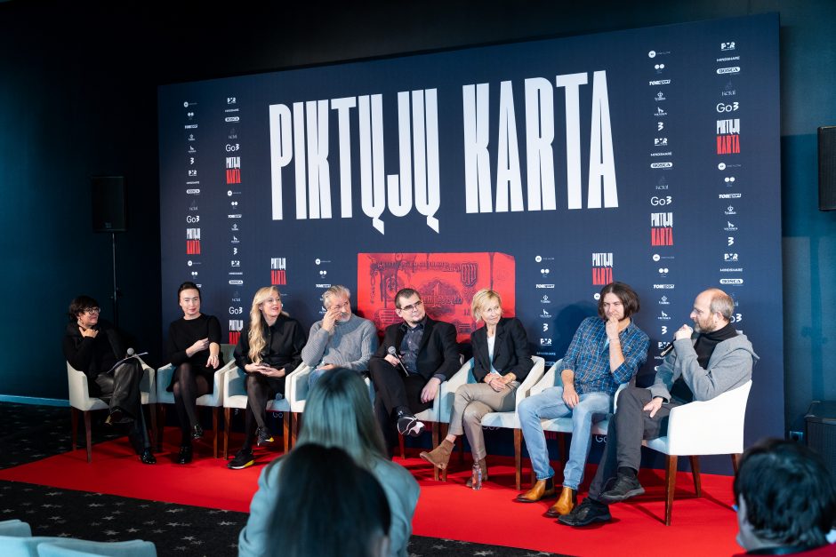 Pristatytas E. Vėlyvio filmas „Piktųjų karta“: režisierius išsaugojo paslaptį