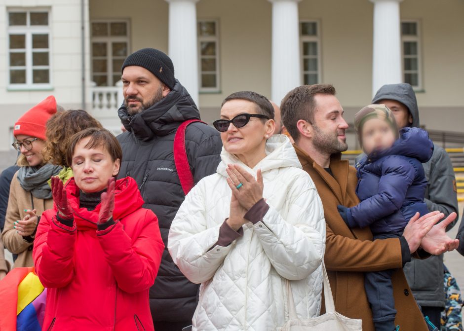 Prie Prezidentūros LGBT bendruomenę palaikė ir žinomi žmonės: žėrė kritiką valstybės vadovui